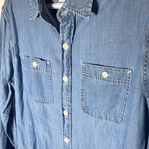 Em’s American Eagle Casual Button Up - Picture 3 of 4